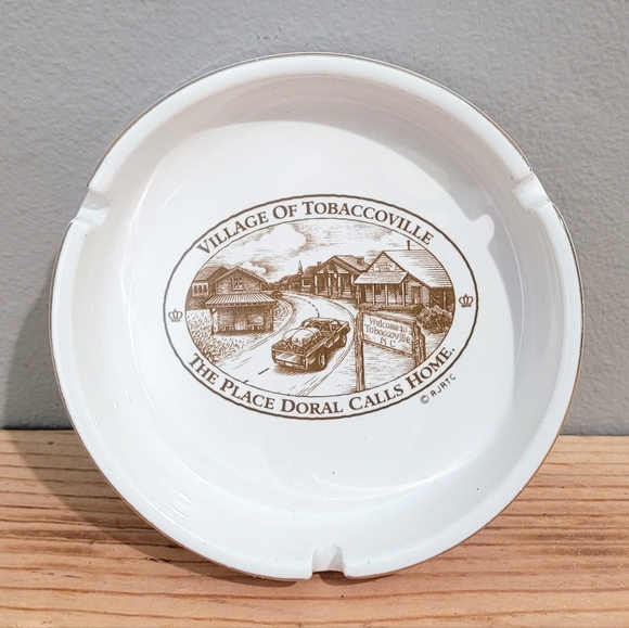 Vintage Doral Cigarettes Village Of Tobaccoville Ceramic Ashtray NC Images - Picture 2 of 6